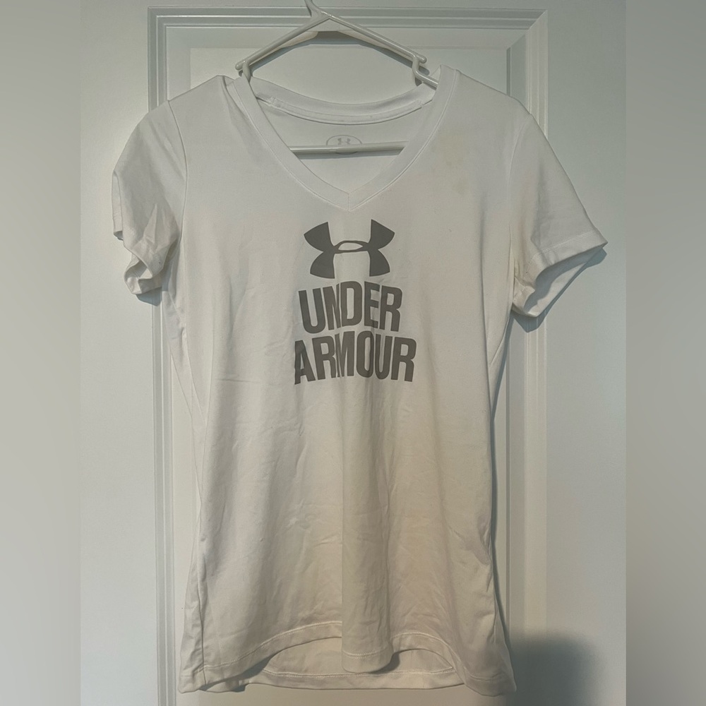Women’s Under Armour Size Small tee shirt